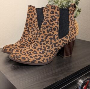Loft Outlet Cheetah Booties‎ Size 6